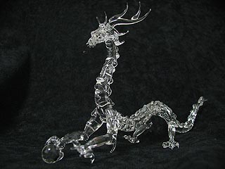 ガラス細工の龍（ドラゴン）: バーナーワークによる立体のガラス